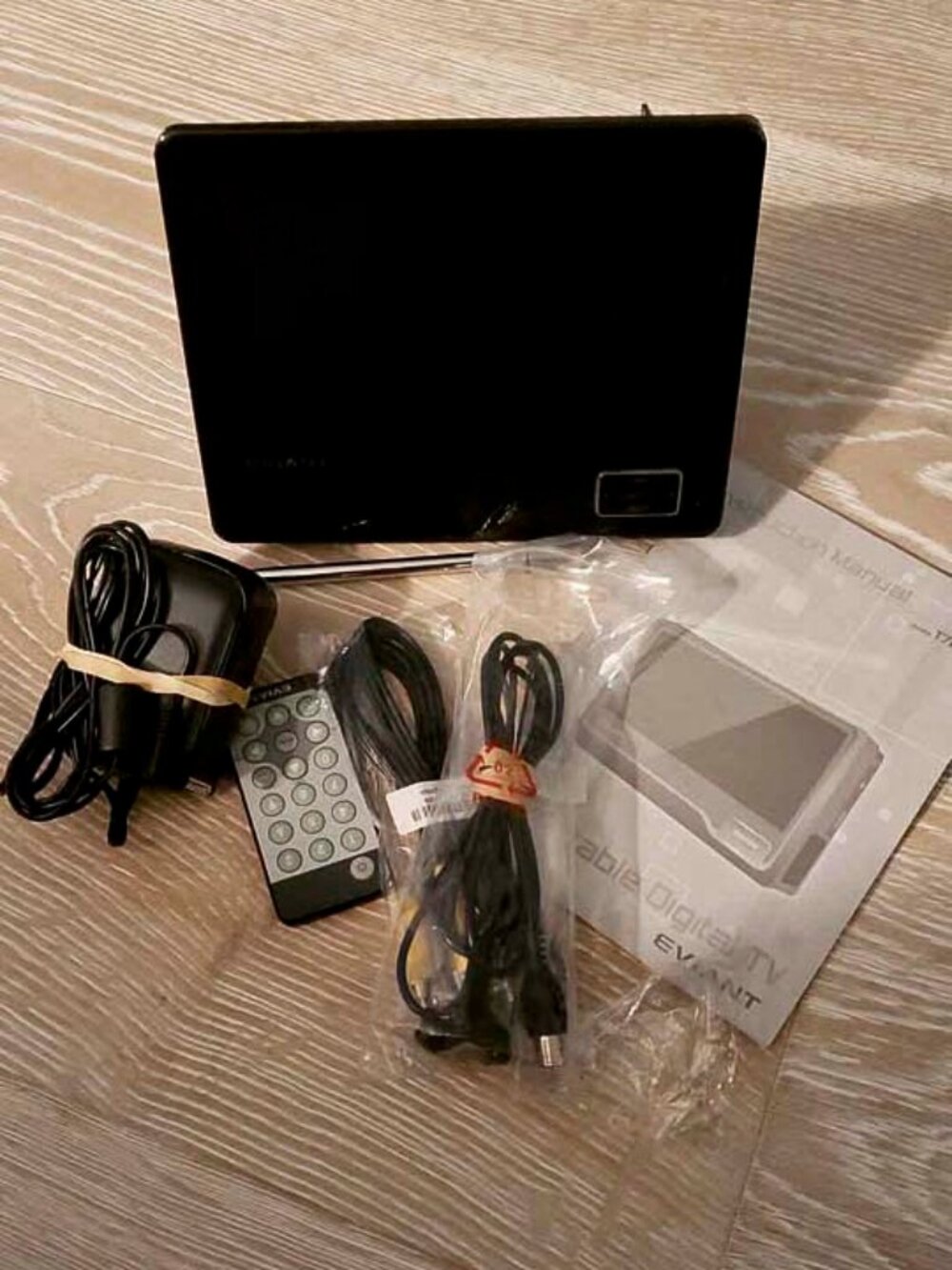Eviant 7" Portable Digital TV